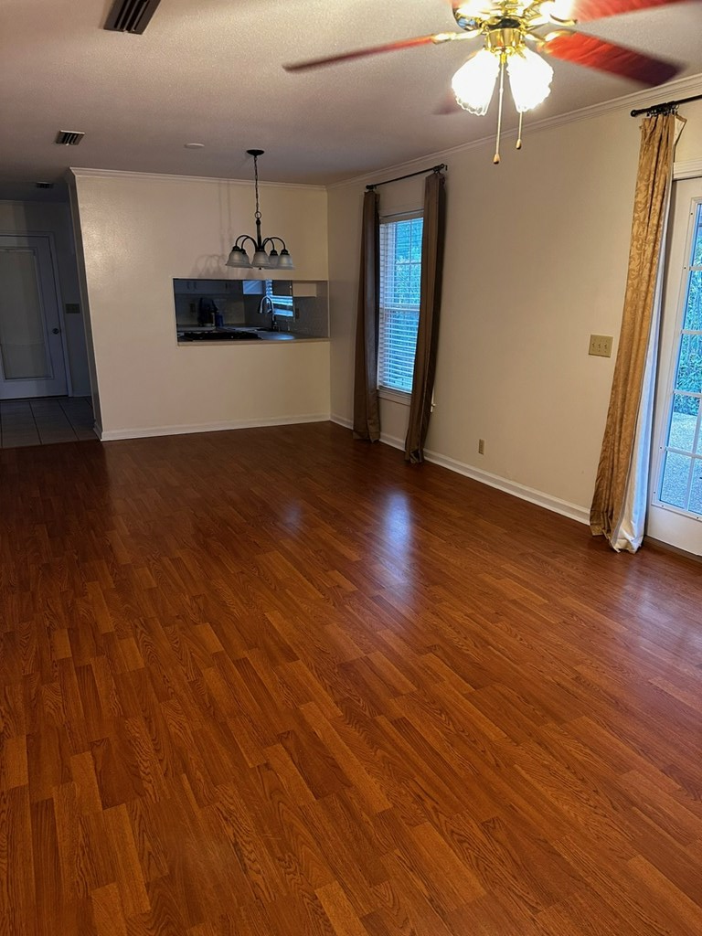 1318 Stanford