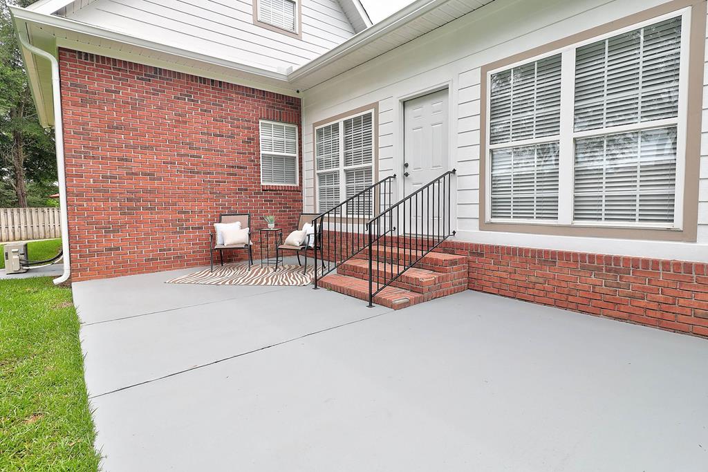 401 Gladstone Way