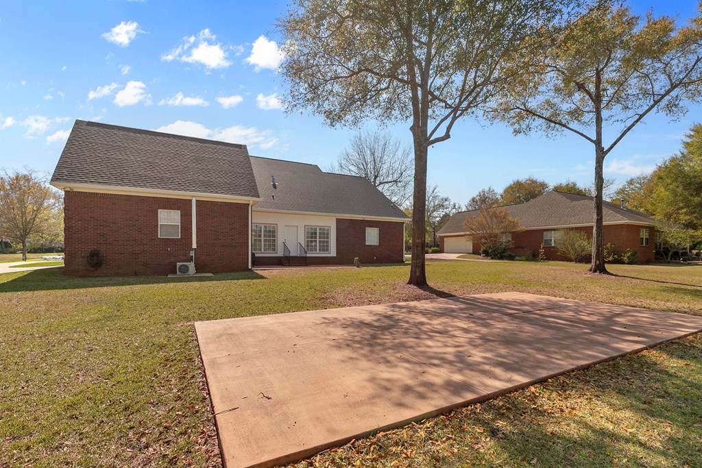 401 Gladstone Way