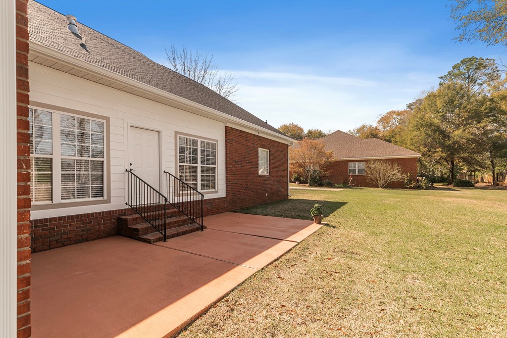 401 Gladstone Way