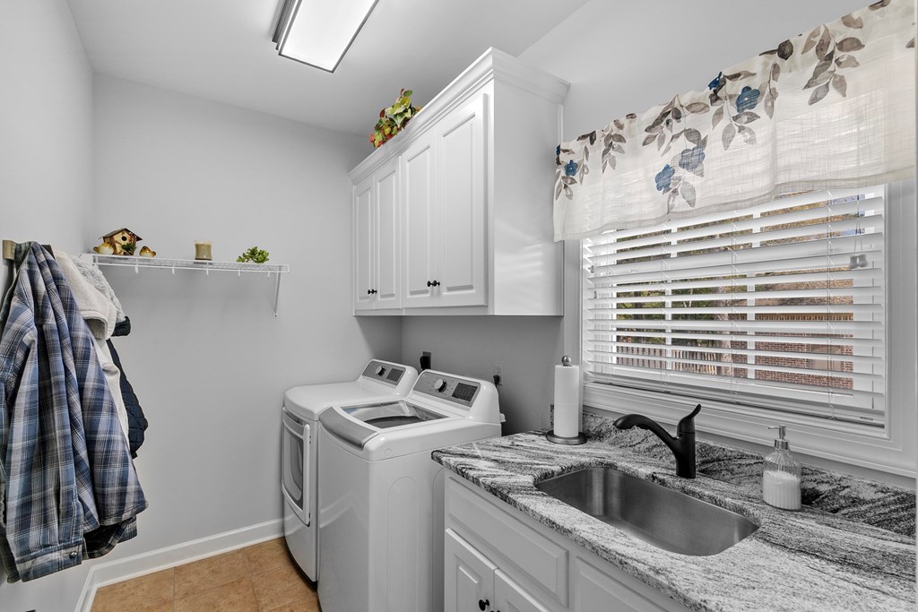 401 Gladstone Way