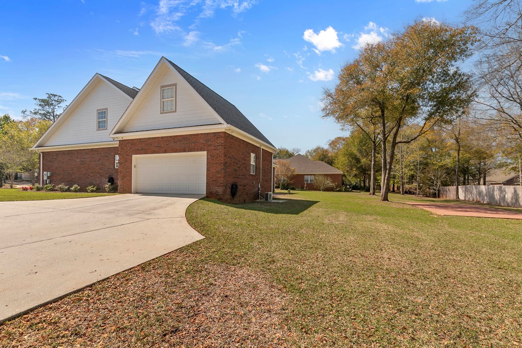 401 Gladstone Way