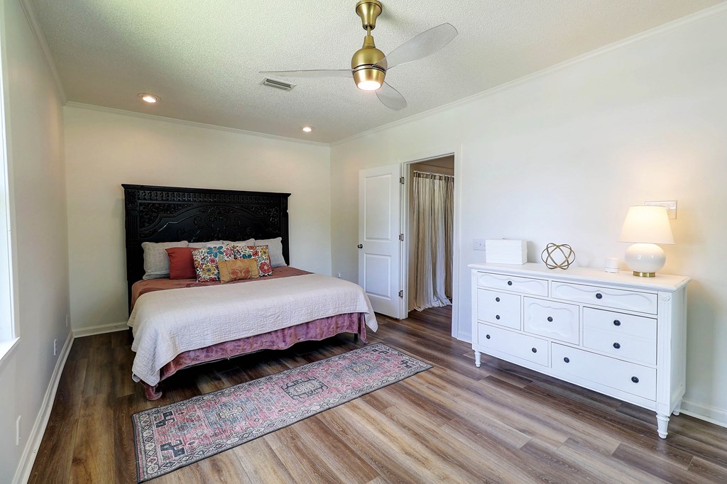 907 Woodland Dr