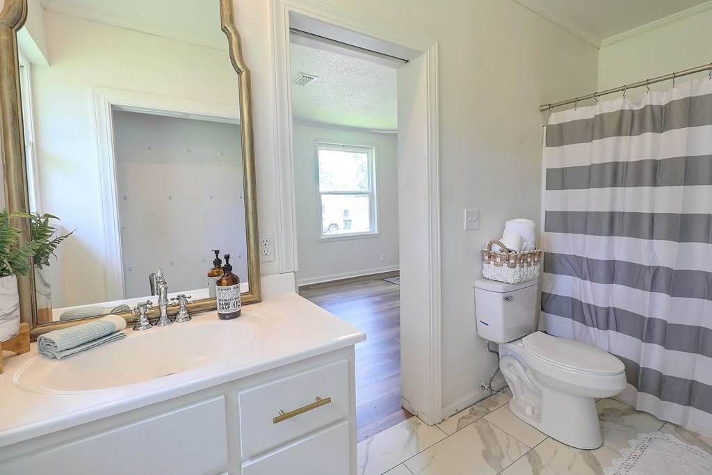 907 Woodland Dr