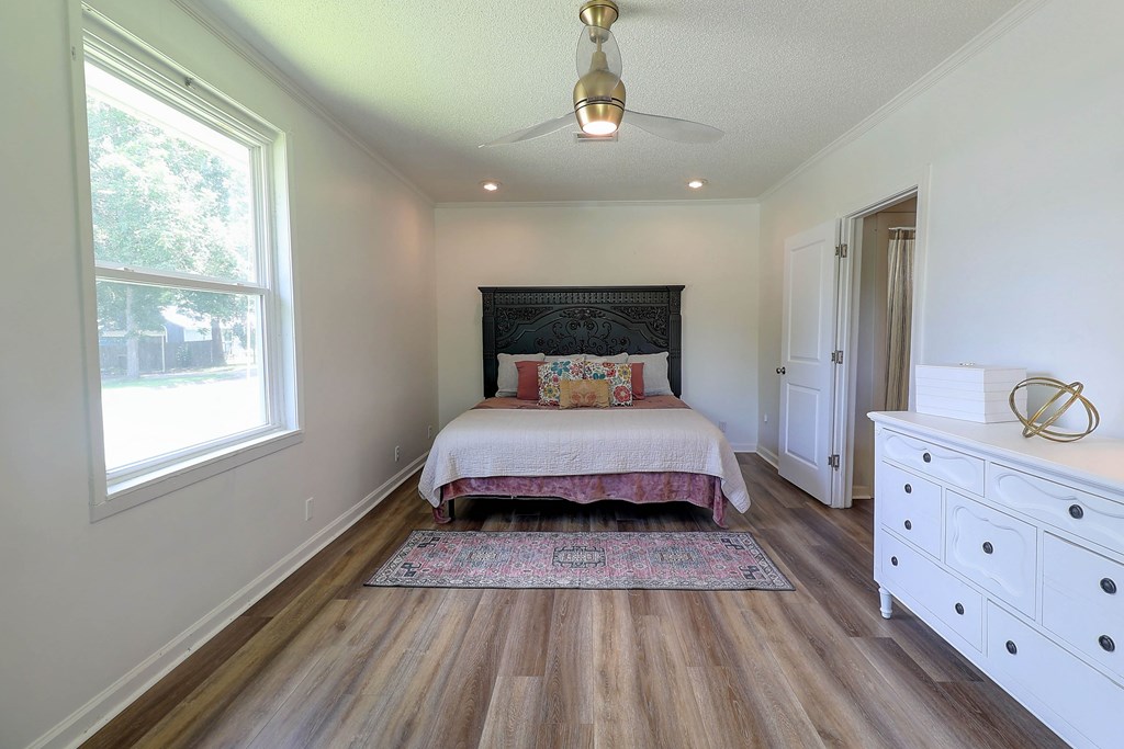 907 Woodland Dr