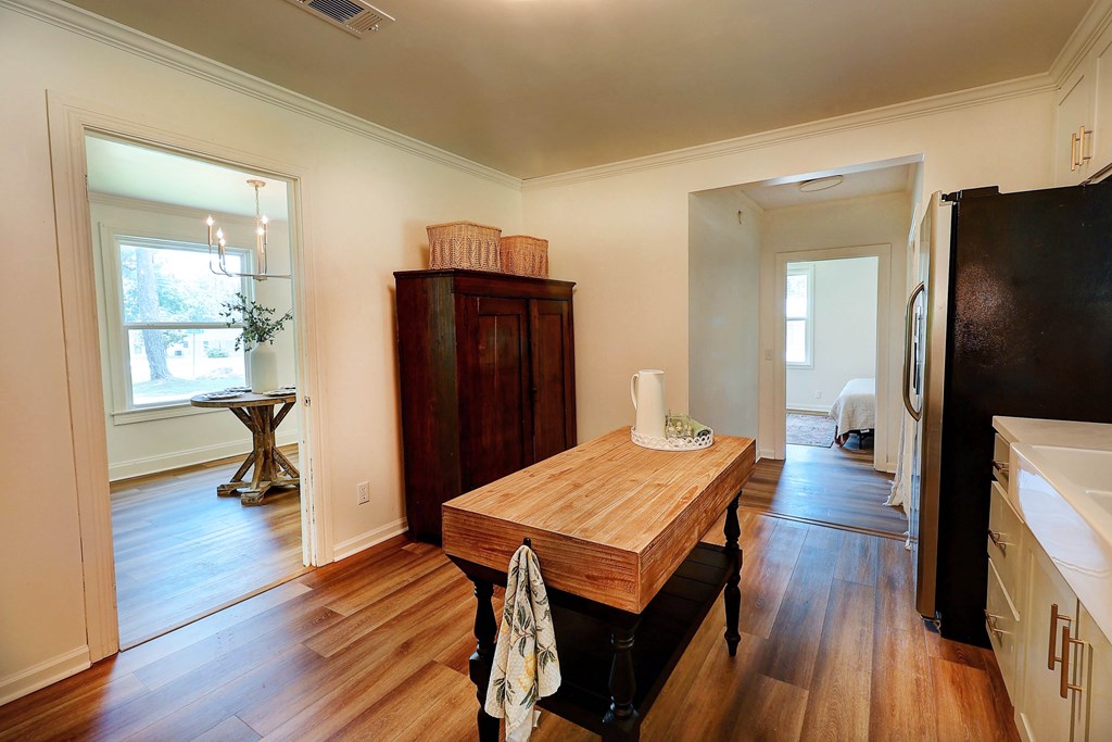 907 Woodland Dr