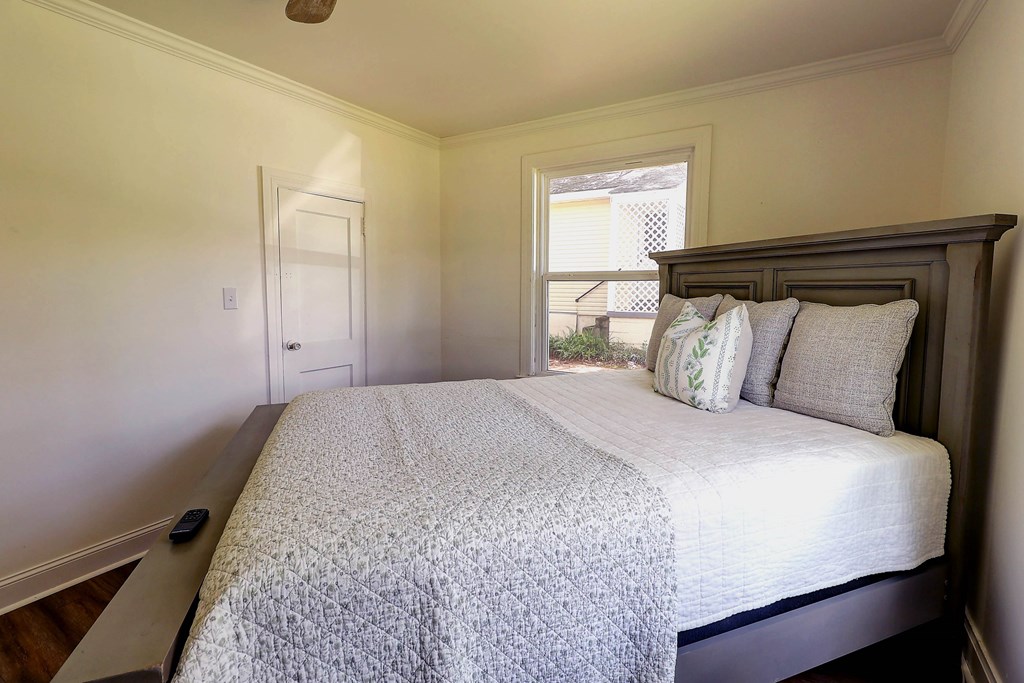 907 Woodland Dr