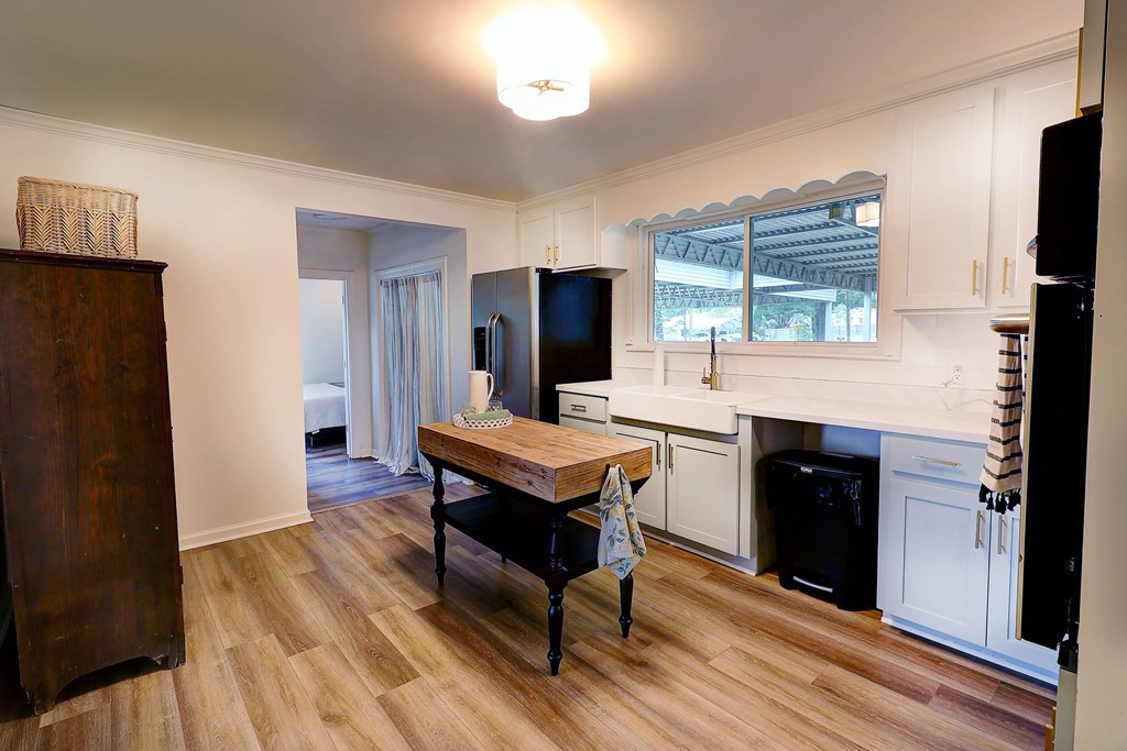 907 Woodland Dr
