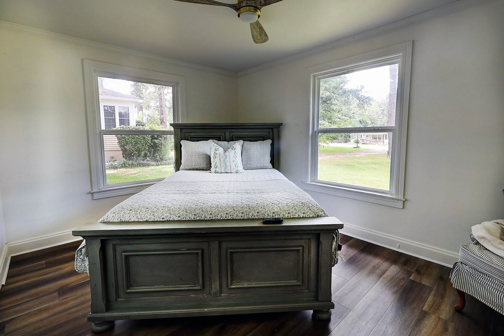 907 Woodland Dr