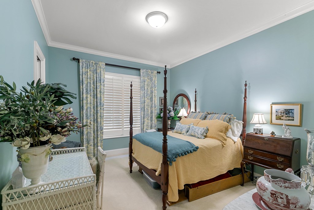 6 Williamsburg Place