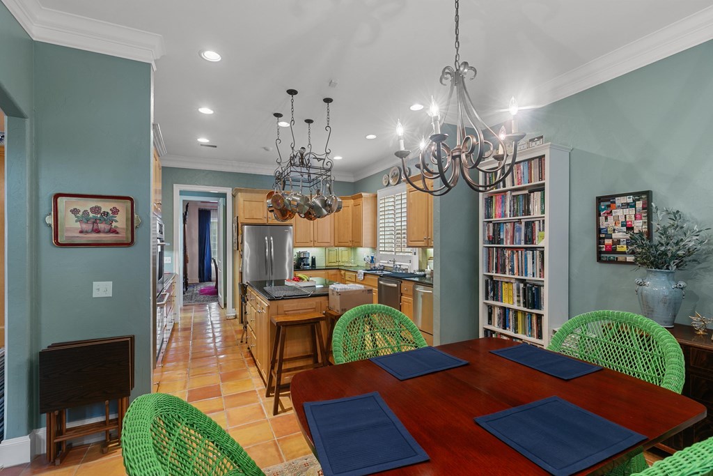 6 Williamsburg Place
