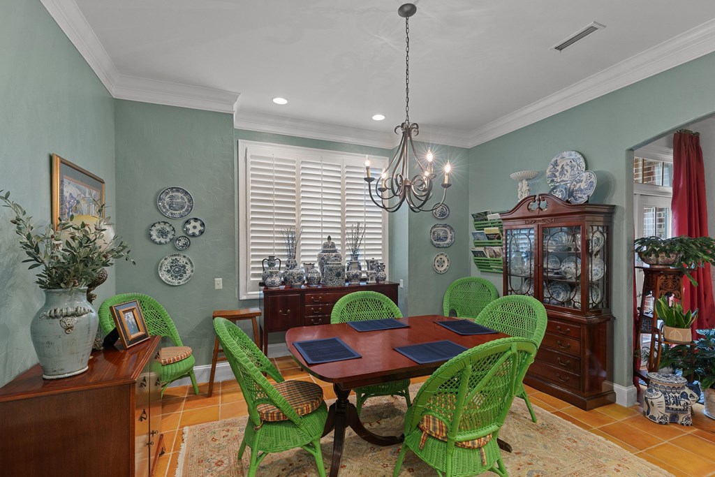 6 Williamsburg Place