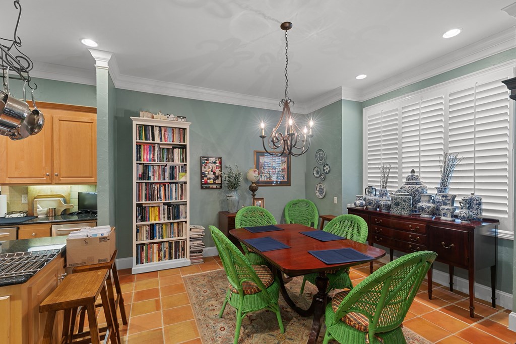 6 Williamsburg Place