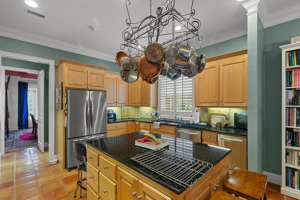 6 Williamsburg Place