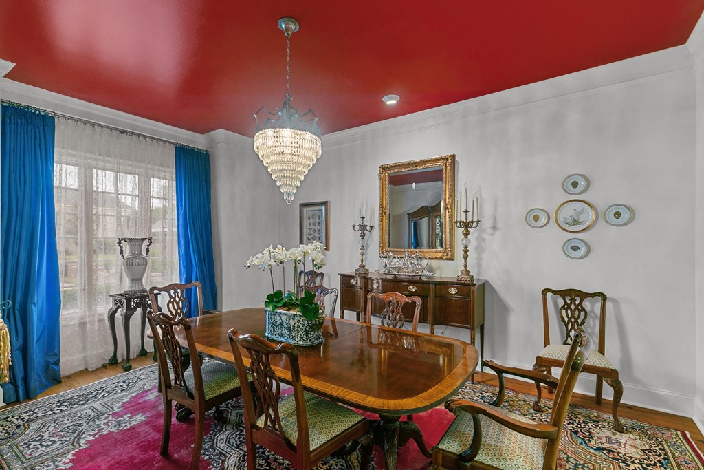 6 Williamsburg Place