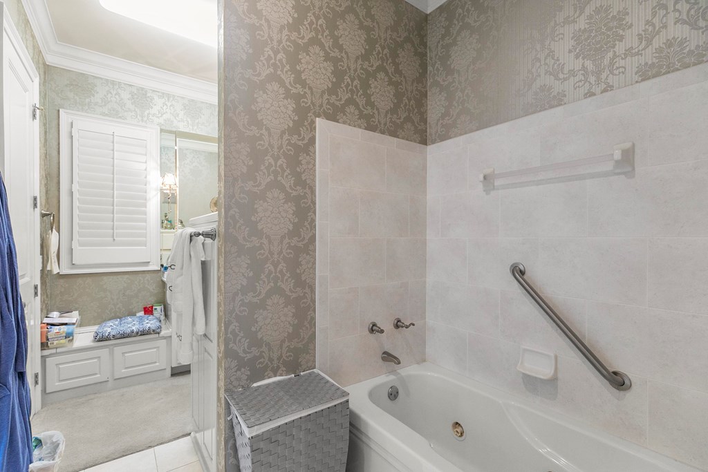 6 Williamsburg Place