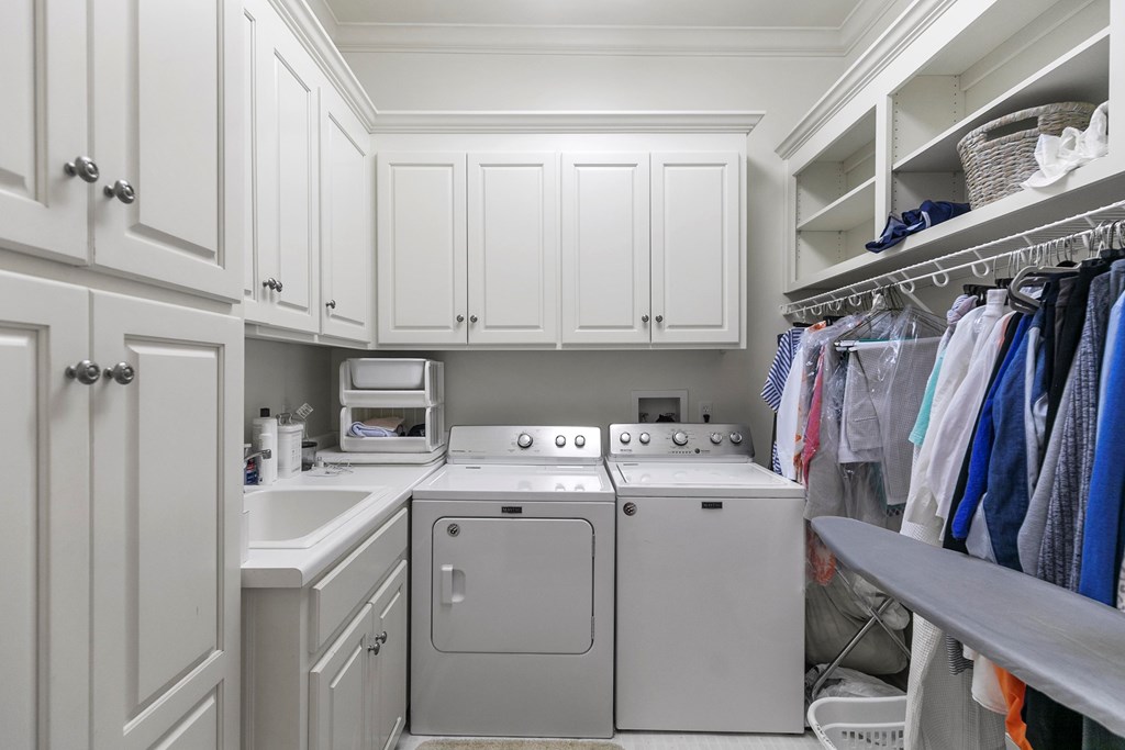 6 Williamsburg Place