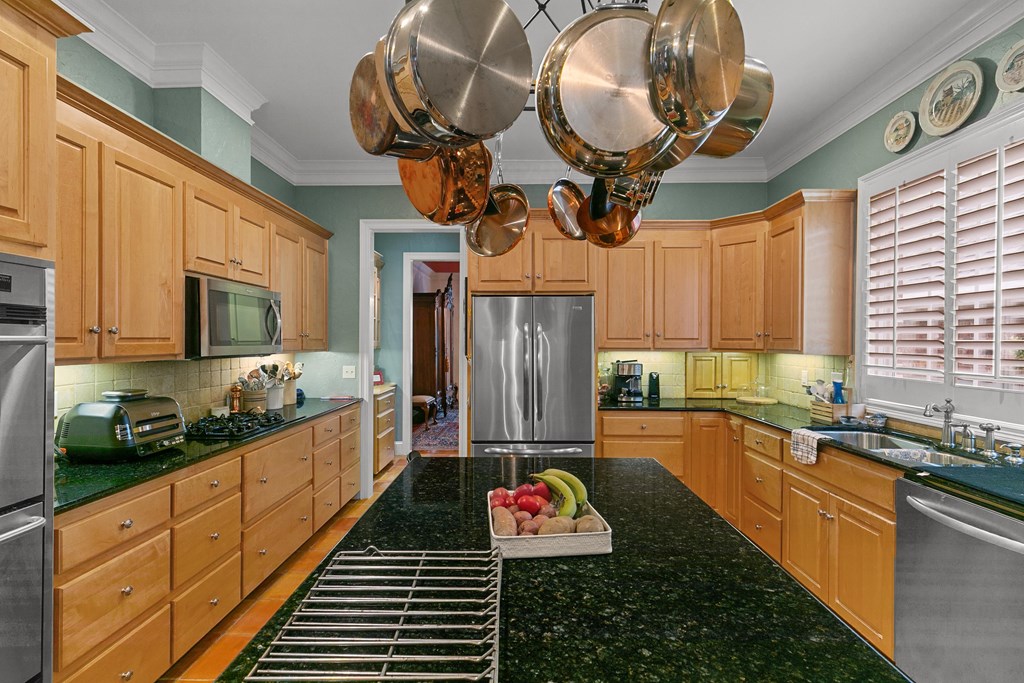 6 Williamsburg Place