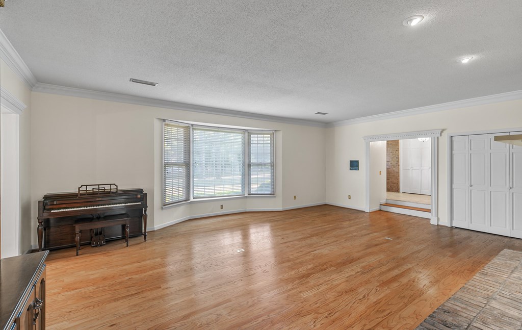3408 Huntington