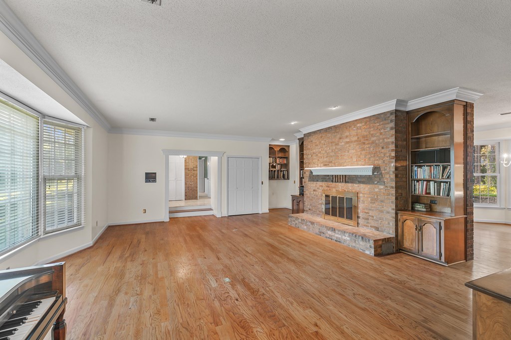 3408 Huntington