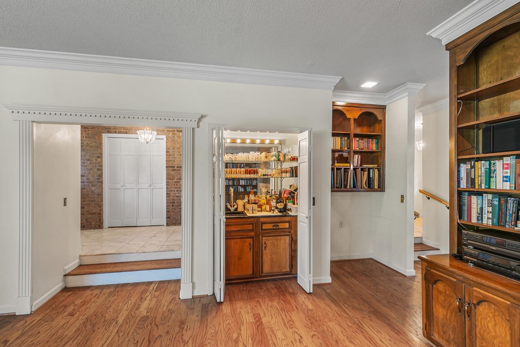 3408 Huntington