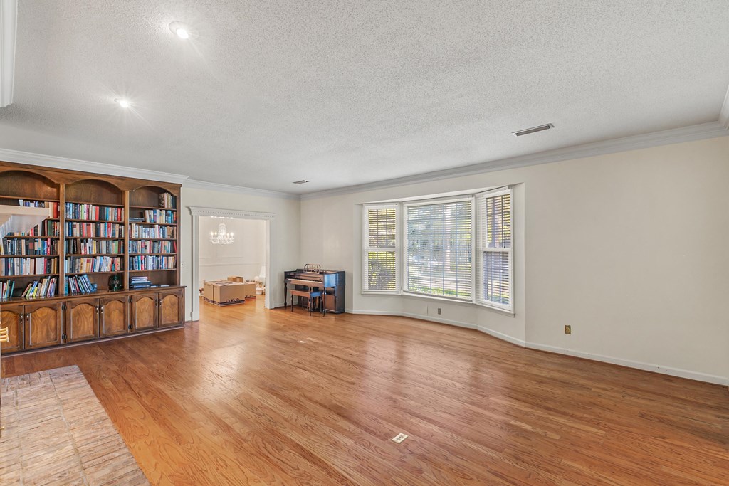 3408 Huntington