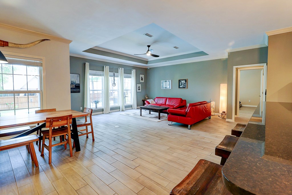 106 Abbey Ct.