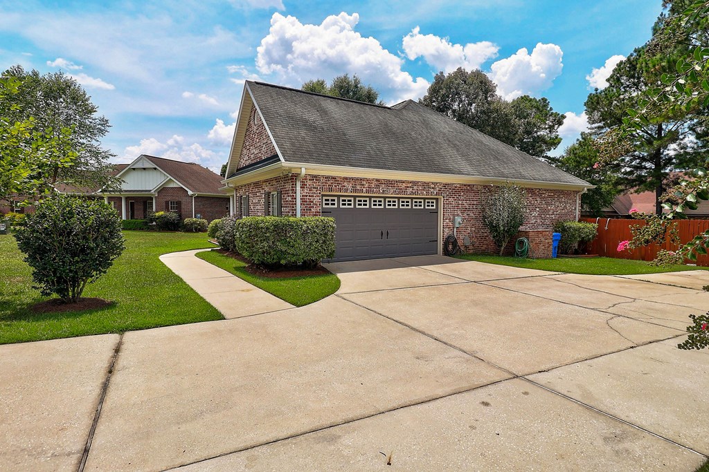 106 Abbey Ct.