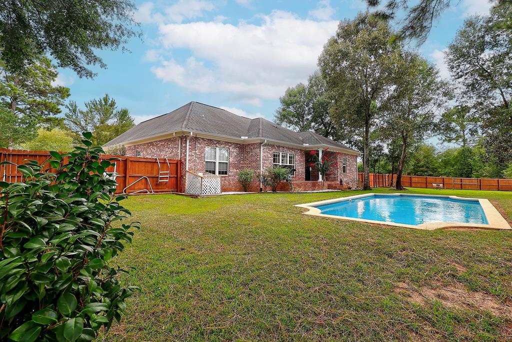 106 Abbey Ct.