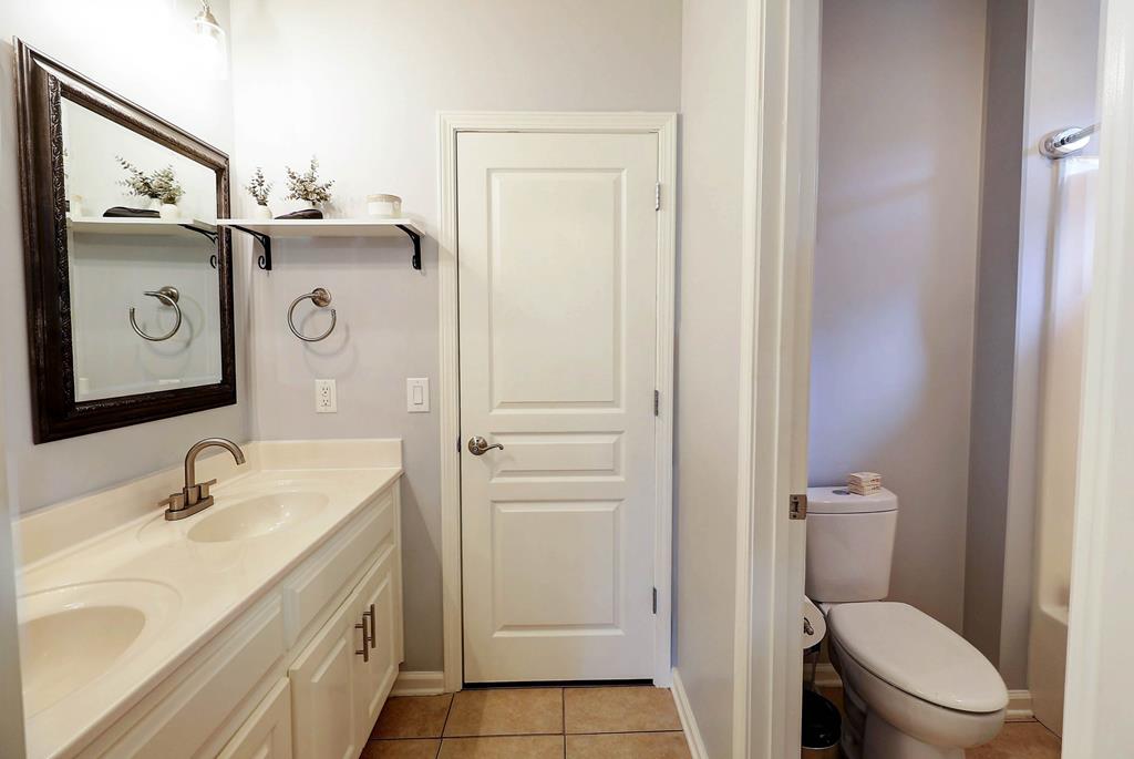 106 Abbey Ct.