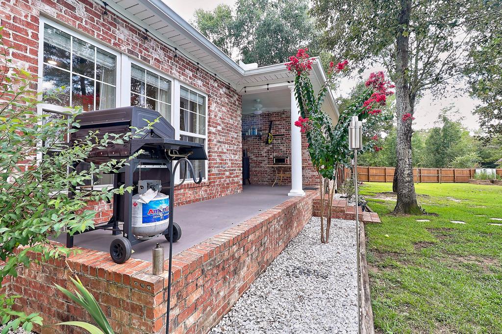 106 Abbey Ct.