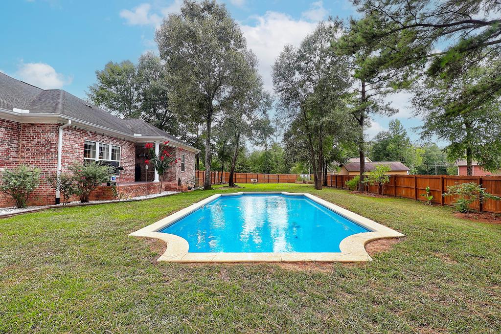 106 Abbey Ct.