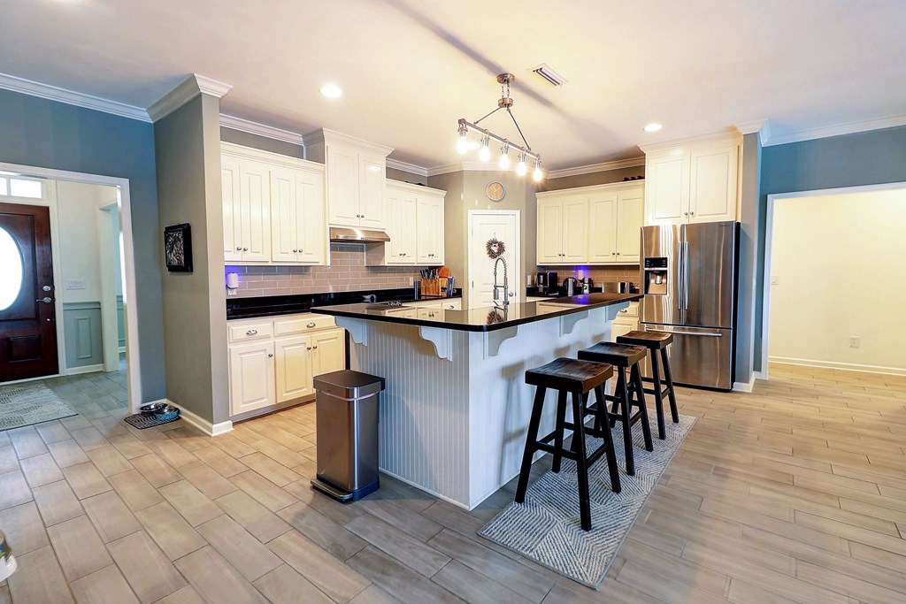 106 Abbey Ct.