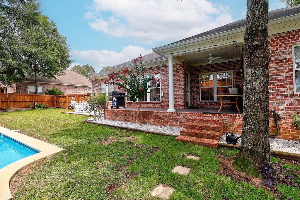 106 Abbey Ct.
