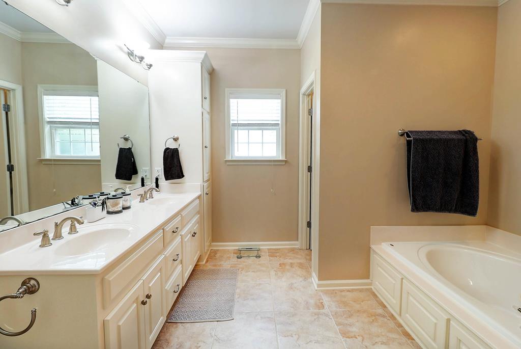 106 Abbey Ct.