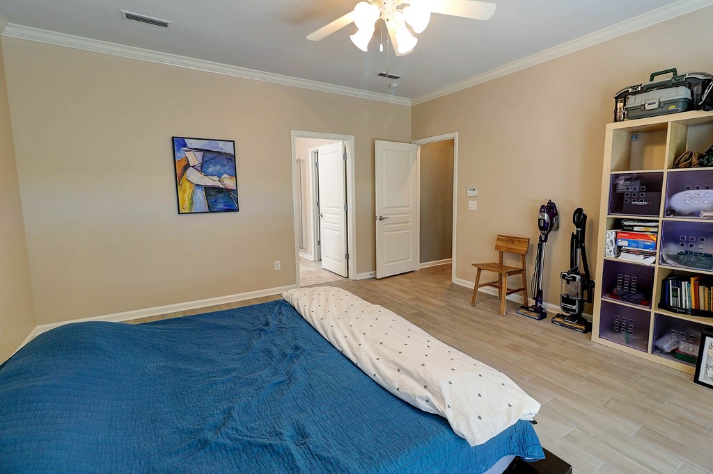 106 Abbey Ct.