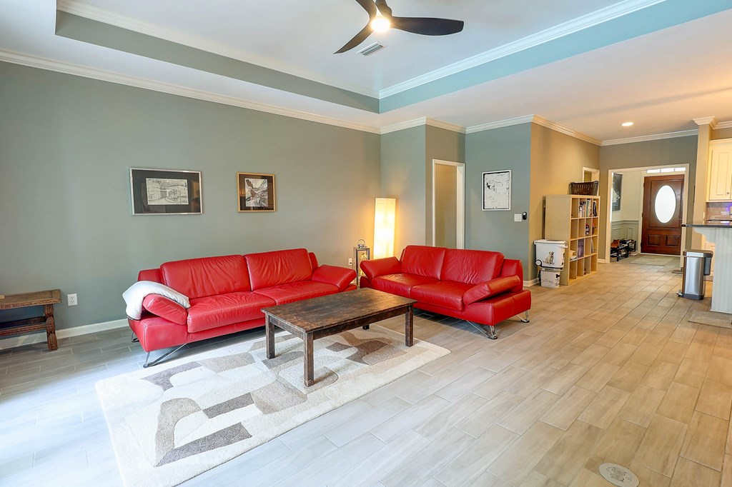 106 Abbey Ct.