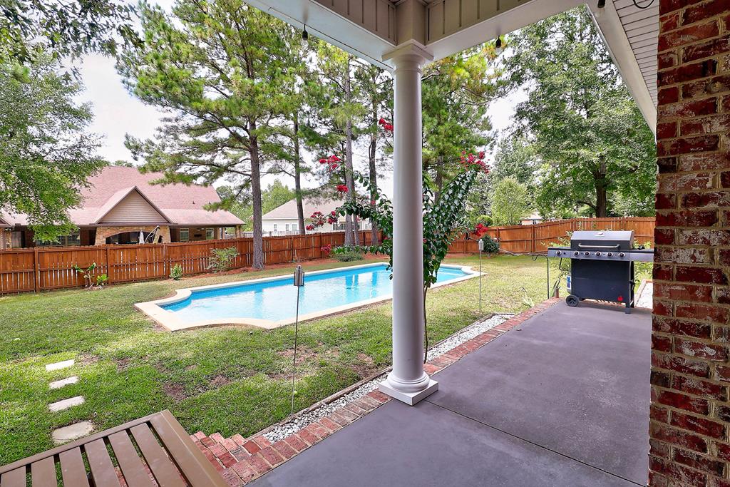106 Abbey Ct.