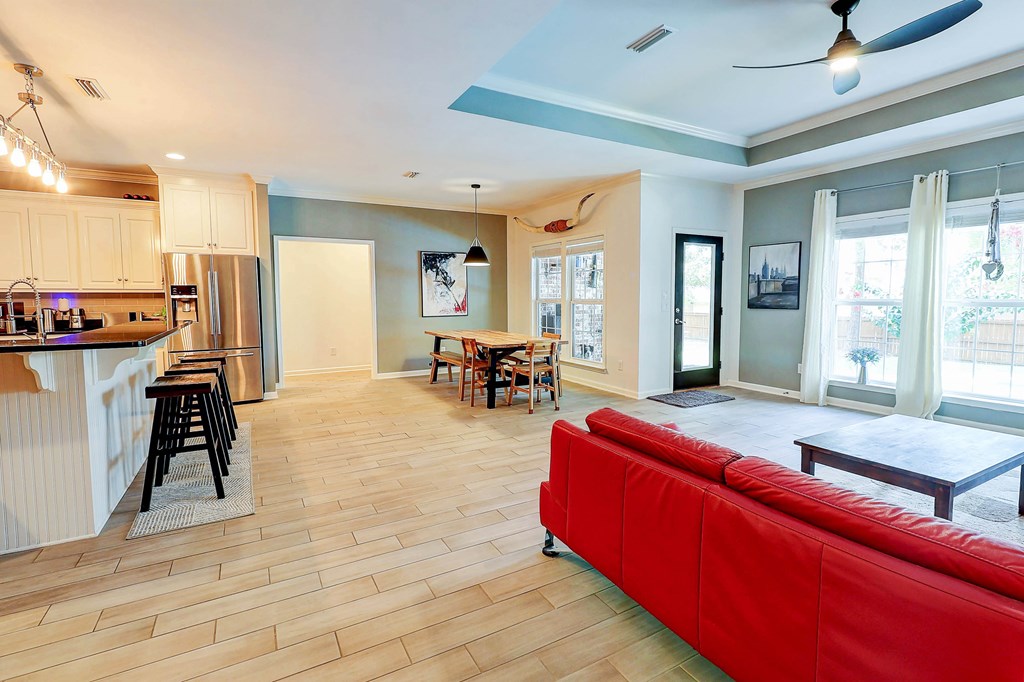 106 Abbey Ct.