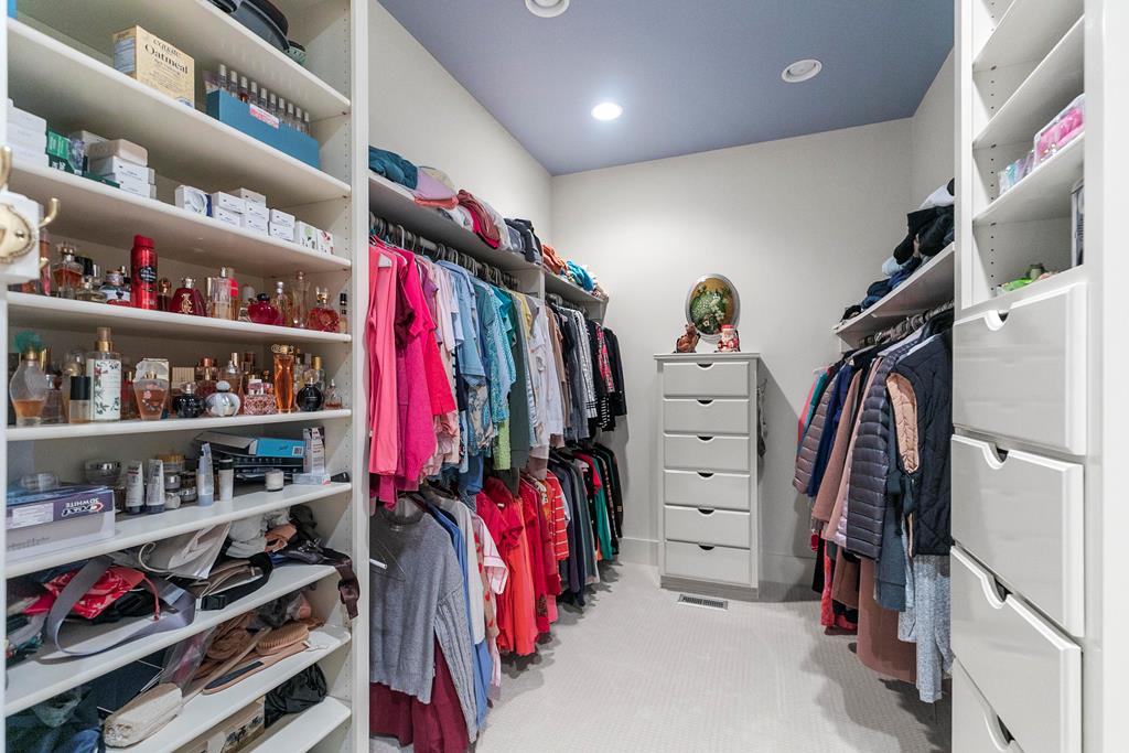 701 Liveoak Trail