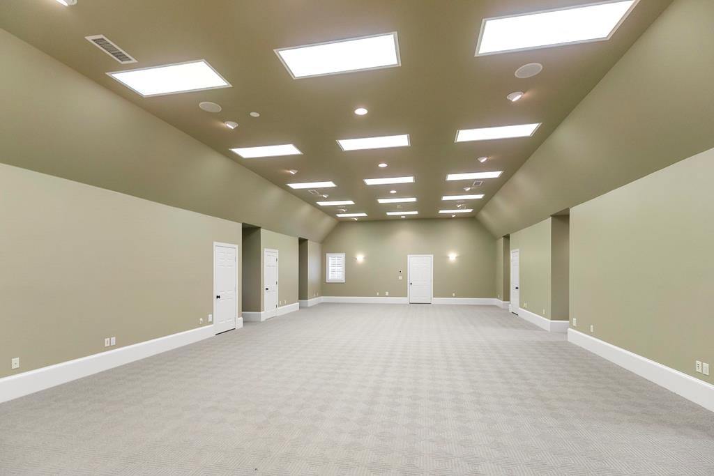 701 Liveoak Trail