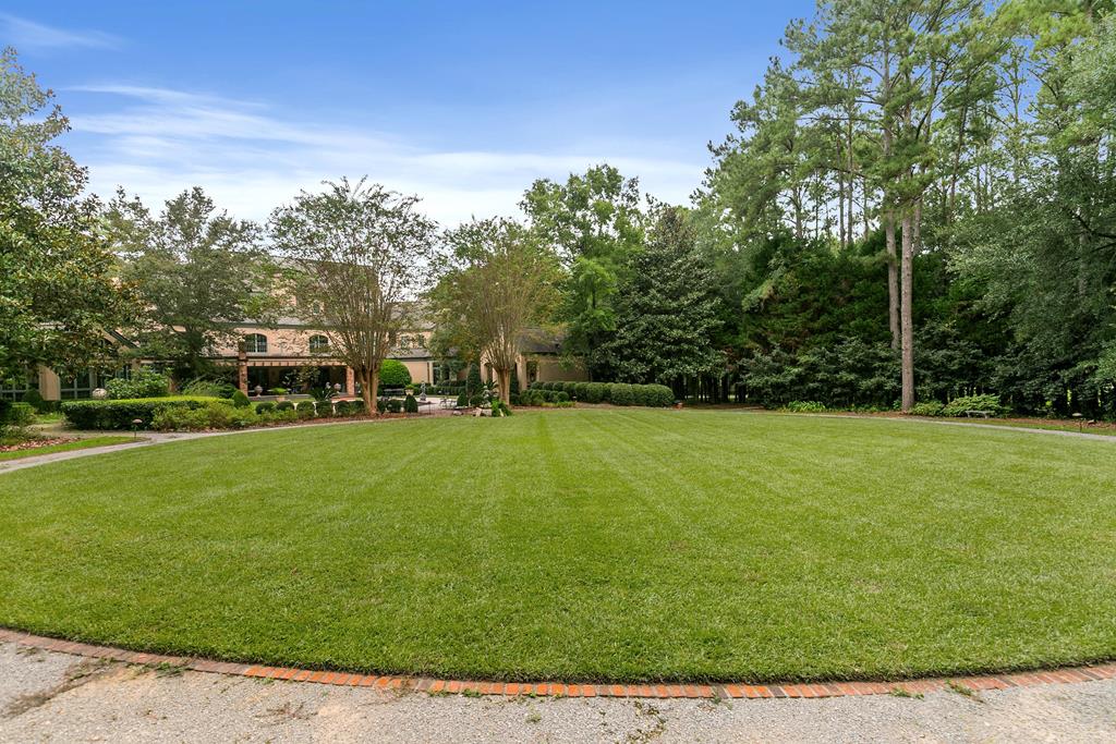 701 Liveoak Trail