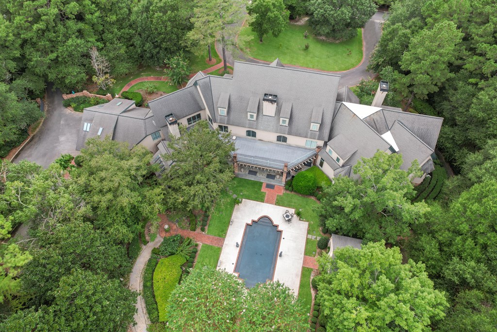 701 Liveoak Trail