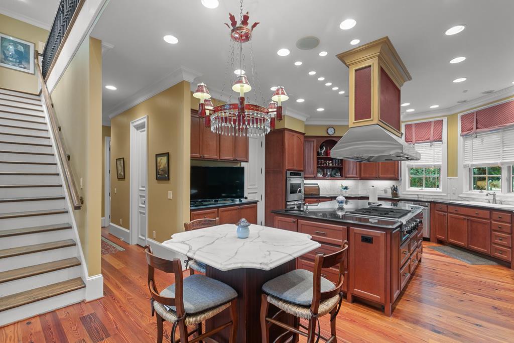 701 Liveoak Trail