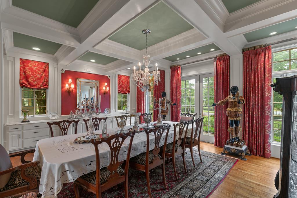 701 Liveoak Trail