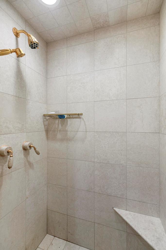 701 Liveoak Trail