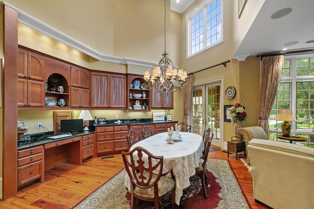701 Liveoak Trail
