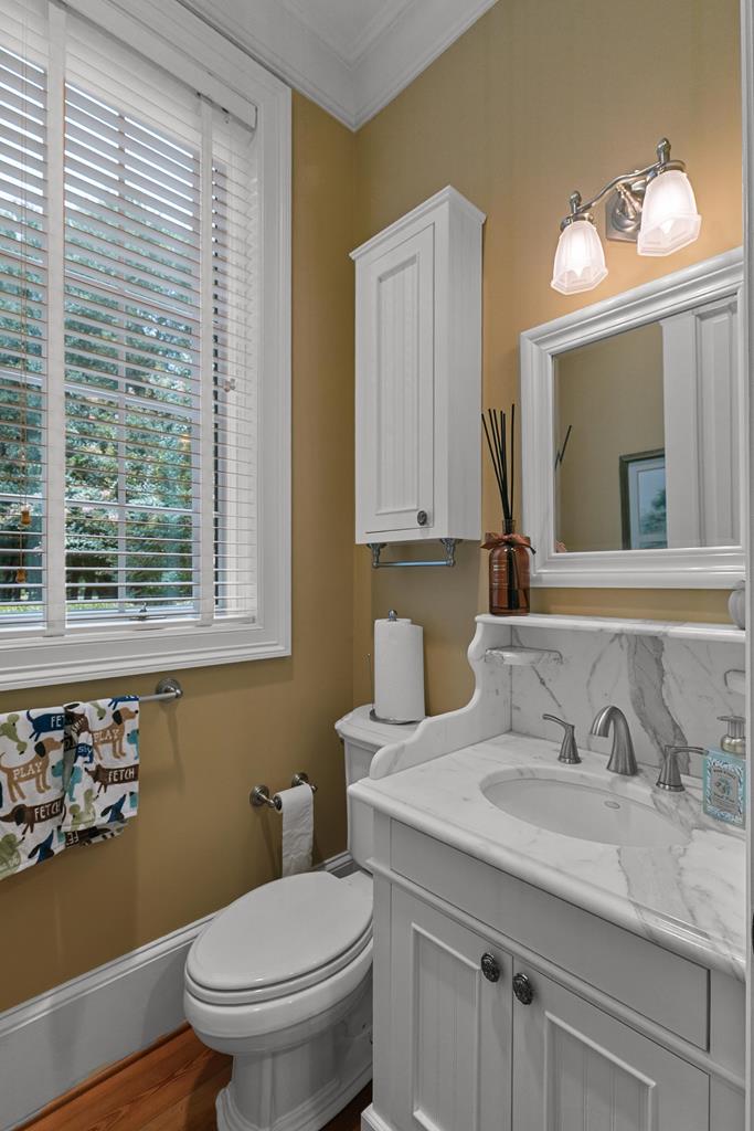 701 Liveoak Trail