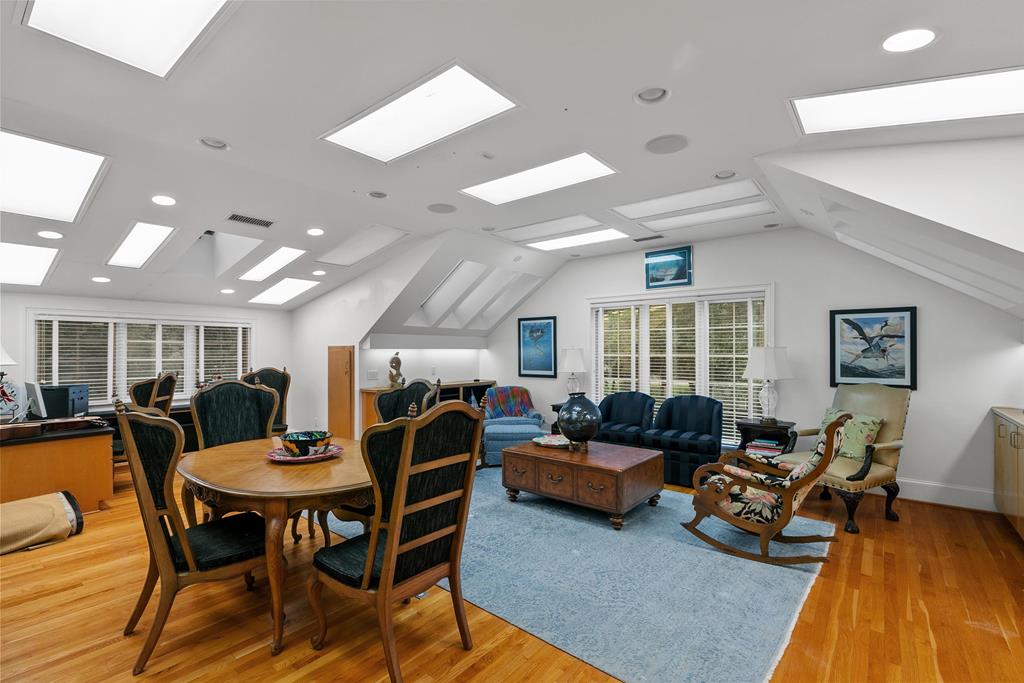701 Liveoak Trail