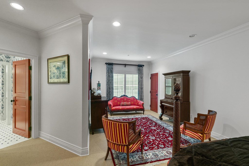 701 Liveoak Trail